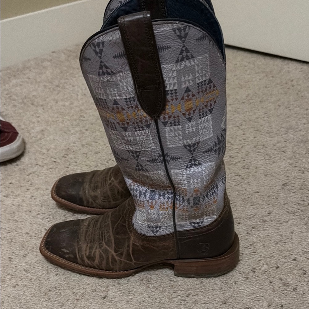 Ariat Brown and Gray Western Boots - Picture 3 of 8